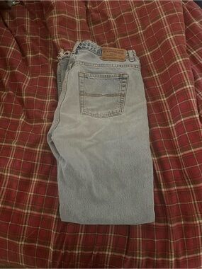 Beautiful Pair Of Women’s Express Light Wash Baggy Jeans Button Fly Size 16 EUC